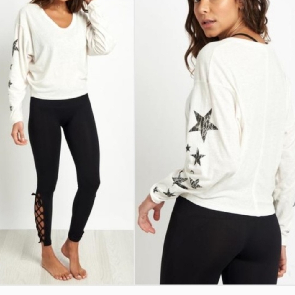Free People Melrose Graphic Tee Long Sleeve ScoopNeck Crackle Stars XS White NWT - Picture 10 of 15